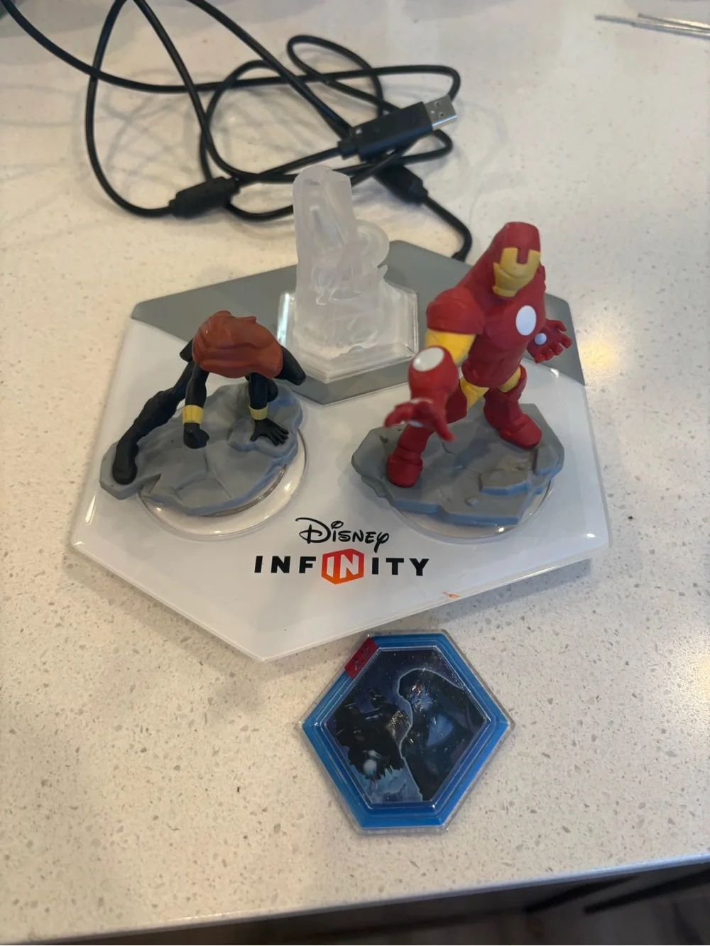 Disney infinity Avengers Super Hero’s Play Set for XBox 360